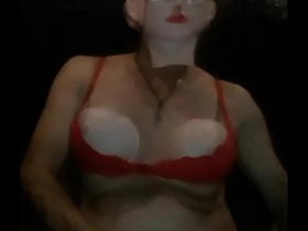 Me visto de mujer para una rica paja 2