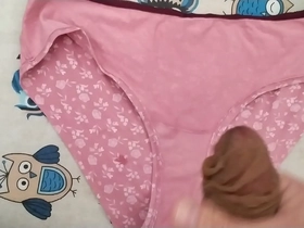 Corrida en bragas de mujer 61 (cum in pants oficial my wife)